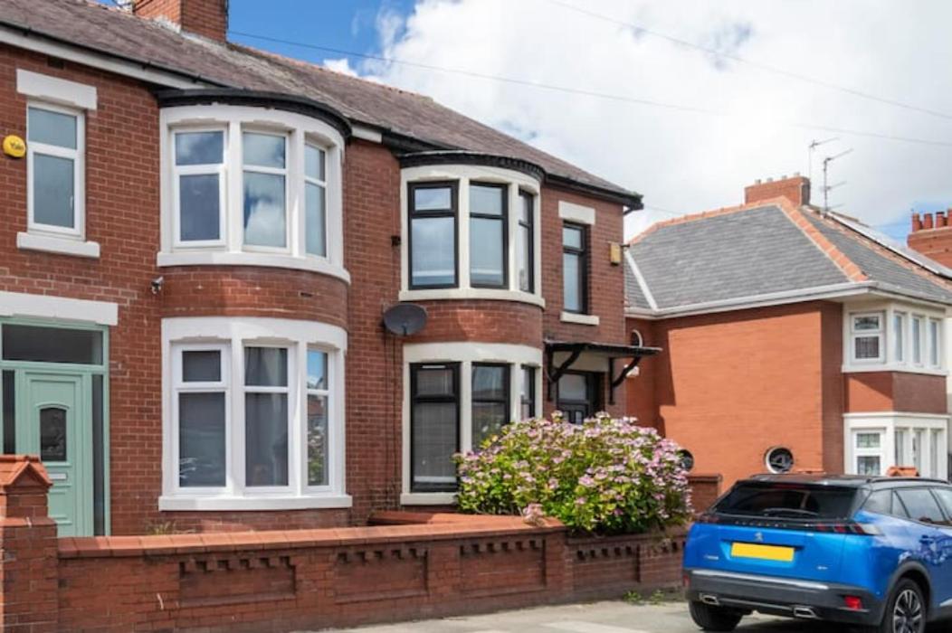 Xxhot Tubxx 4Bed Semi, Sleeps 8, 2 Bathrooms Blackpool Buitenkant foto