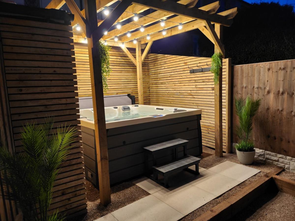 Xxhot Tubxx 4Bed Semi, Sleeps 8, 2 Bathrooms Blackpool Buitenkant foto