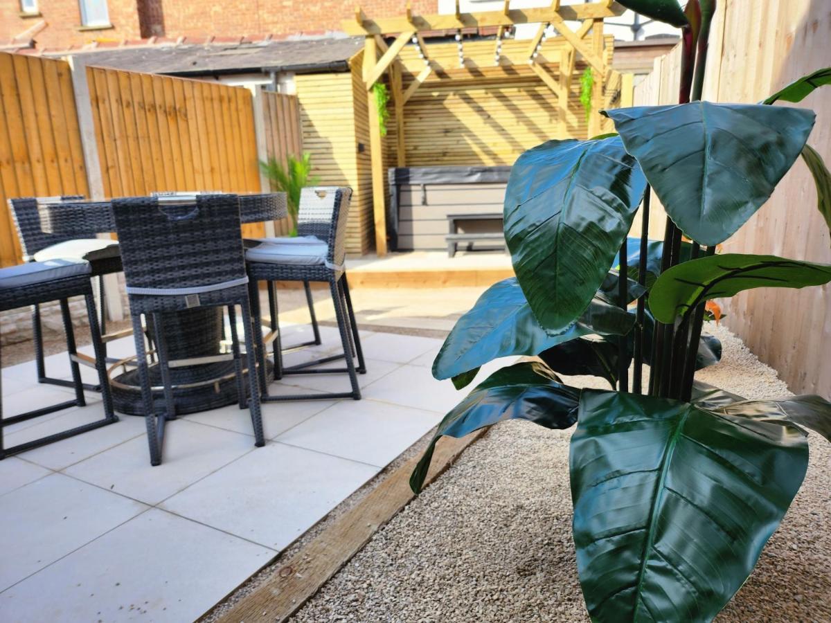 Xxhot Tubxx 4Bed Semi, Sleeps 8, 2 Bathrooms Blackpool Buitenkant foto